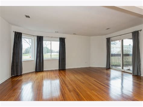 6425 clarendon hills rd See photos and price history of this 2 bed, 2 bath, 984 Sq